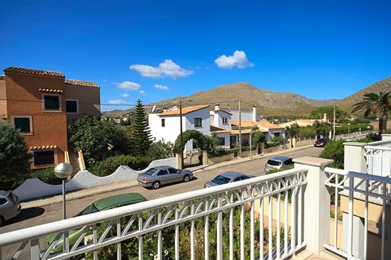 Port de Pollenca Villa: 3-Bedroom with Shared Pool and Wi-Fi 0*, Port de Pollenca