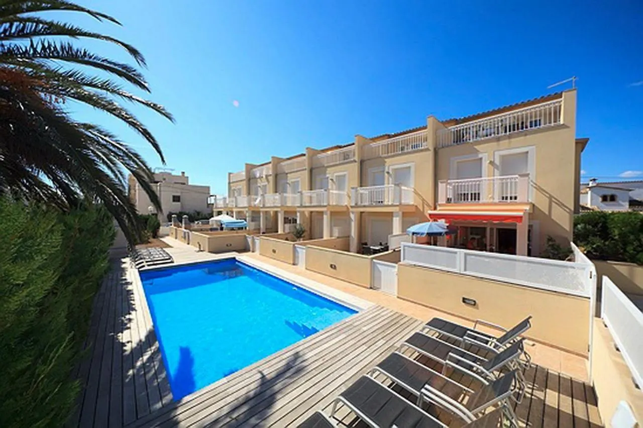 Spacious House Near Port De Pollenca With Pool